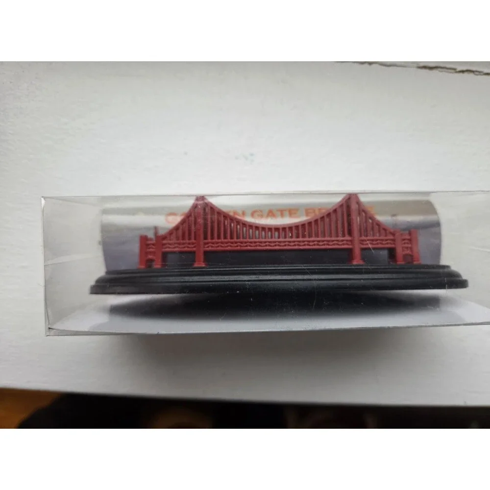 Golden gate‎ Bridge  Model New In Box